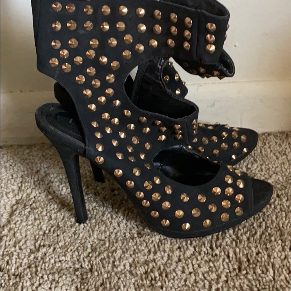 Liliana Women’s Black Studded Booties Size 10